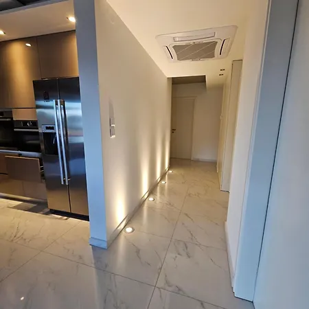 Апартамент Moumis Luxury