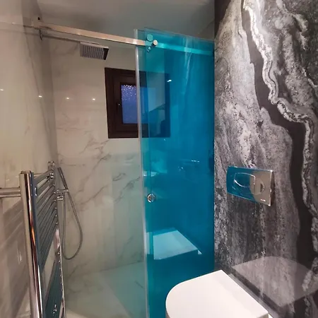 Moumis Luxury Apartment *