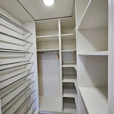 Moumis Luxury Apartment