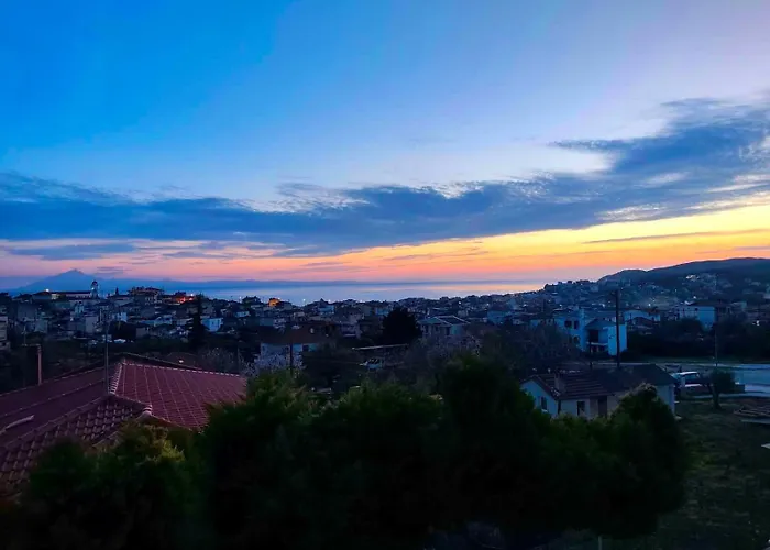 Moumis Luxury Apartment